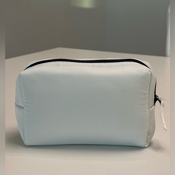 NEW PHILOSOPHY 4 PIECE MEET THE BESTSELLERS GIFT WITH COSMETIC BAG DECEMBER 2025 - Picture 8 of 12